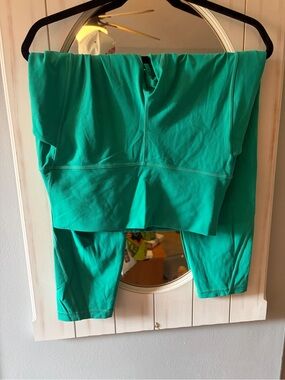 lululemon athletica Teal Green Cropped Leggings